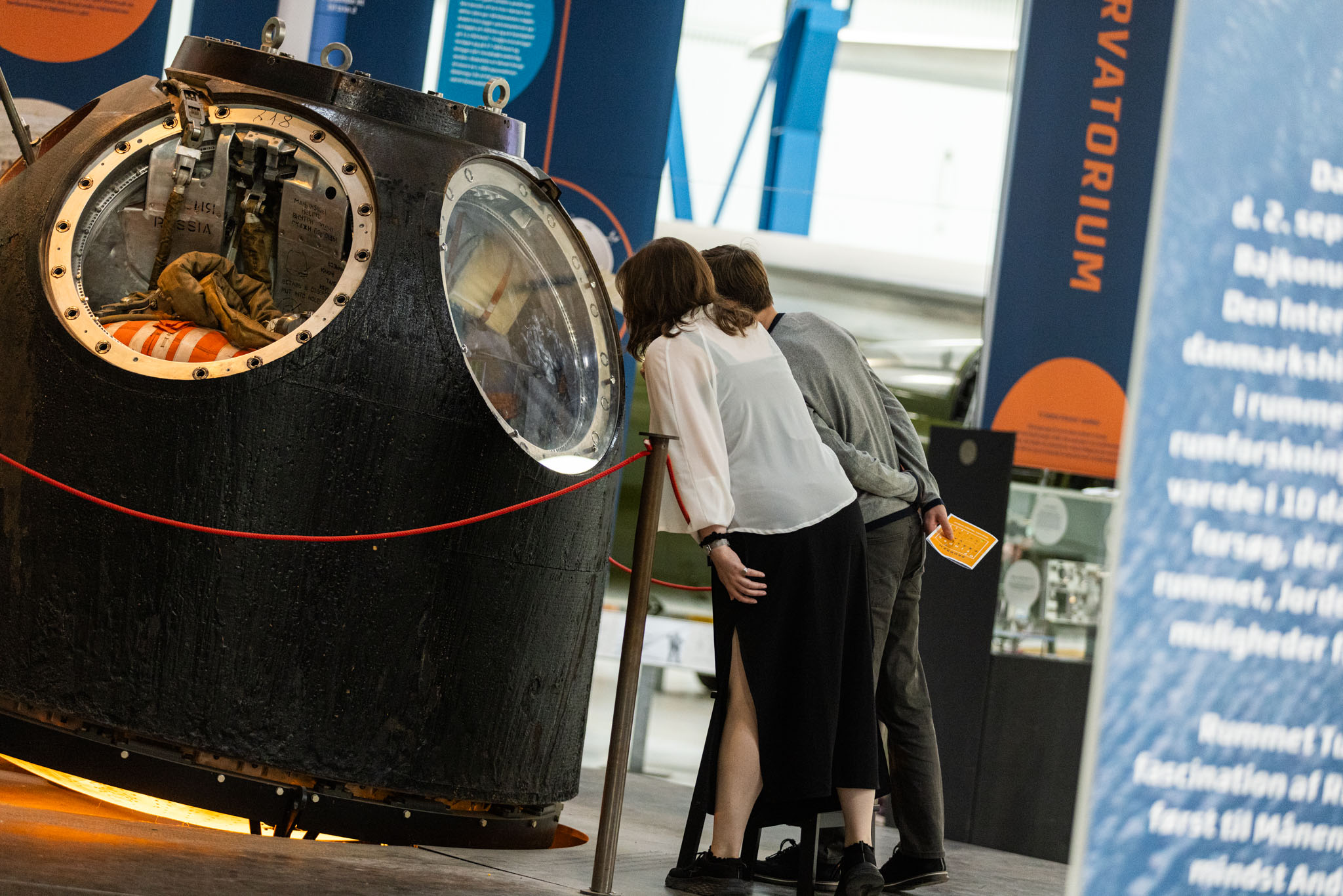 Fredagsbar og forskning – Danmark skal til Månen!