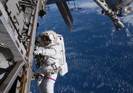 Historien om Danmarks største rumprojekt: Stormjægeren ASIM