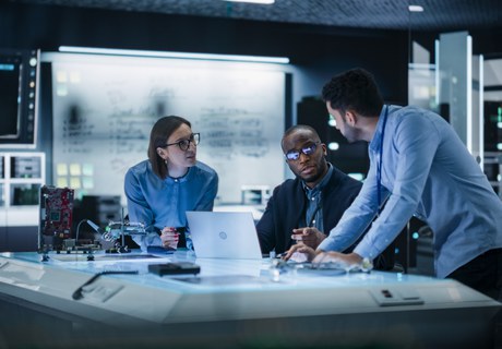 Knæk koden til diversitet i tech: Barrierer, løsninger og vejen frem