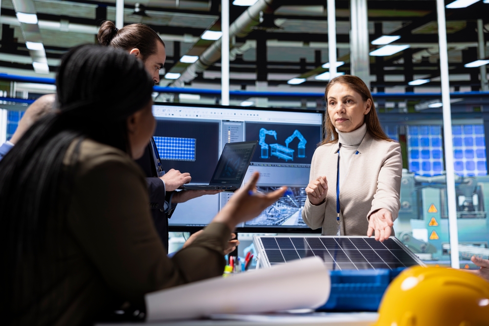 Når teknologien samler støv: Sådan bygger produktionsvirksomheder bro mellem visioner og virkelighed