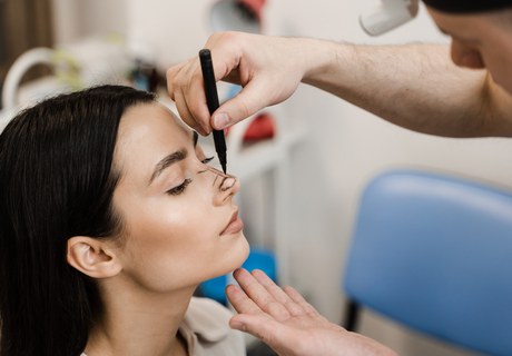 Skønheden kommer udefra - en historie om kirurgi, kultur og kontrol